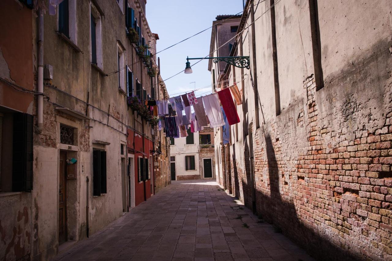 Biennale Bianco & Rosso Apartamento